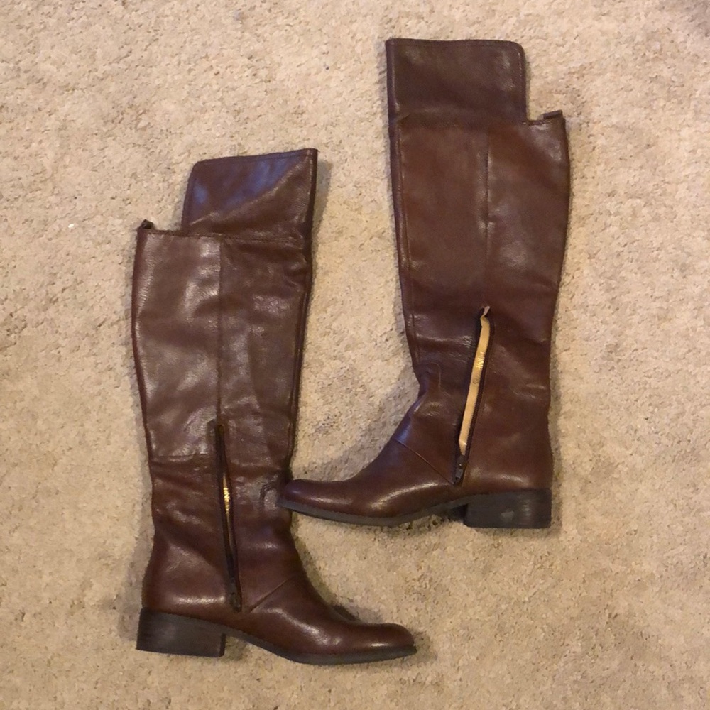 Boots - Picture 2 of 4